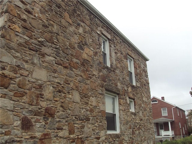 331 W Main, Somerset Boro, PA 15501 - view of side of property with stone siding