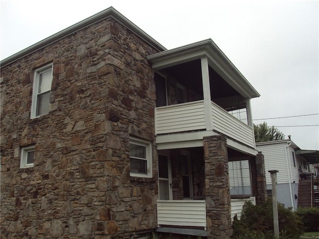 331 W Main, Somerset Boro, PA 15501 - view of side of property with stone siding