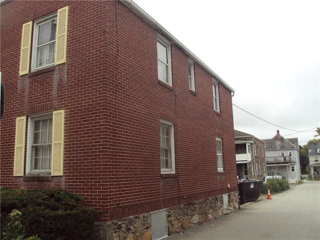 331 W Main, Somerset Boro, PA 15501 - view of side of property featuring brick siding