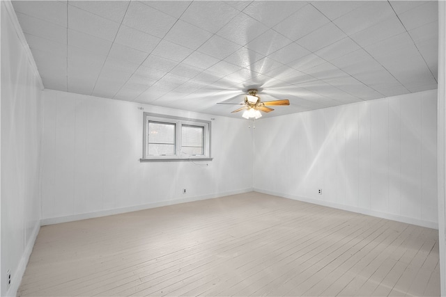 unfurnished room with light hardwood / wood-style floors and ceiling fan