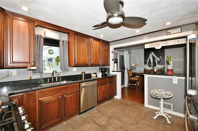 219 Hays Rd, Saint Clair, PA 15241 - photo 11