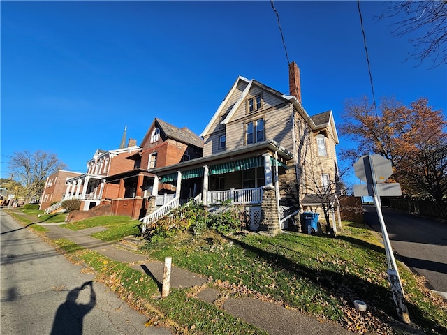 view of front of property featuring a porch