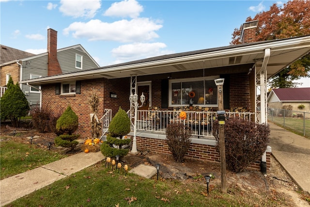 view of front facade with covered porch