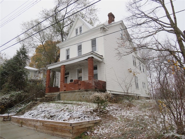 view of front of property featuring a porch