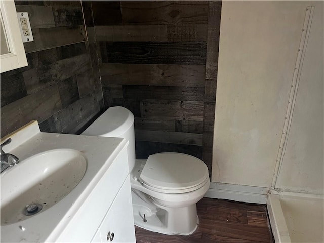 431 Euclid Ave, Glassport, PA 15045 - bathroom featuring wood finished floors, toilet, and vanity
