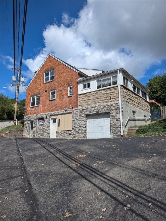 2225 Swallow Hill Rd, Scott Twp Sal PA, 15220 multi for sale