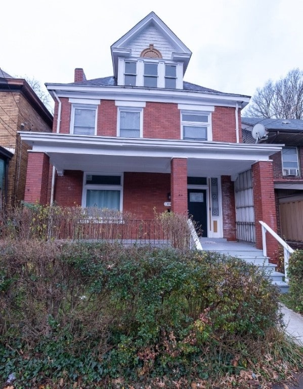 view of front of property with covered porch