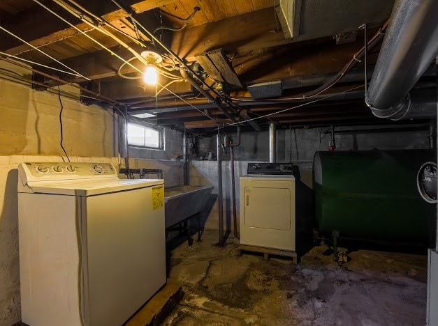 basement with washer and dryer