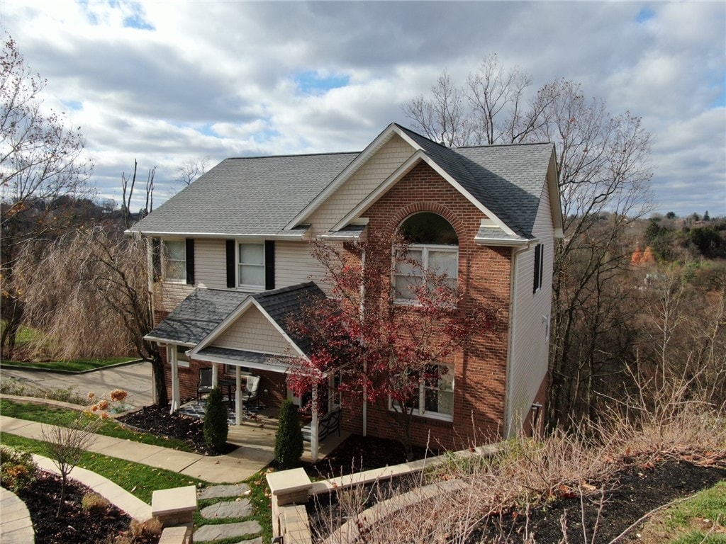 view of front of house featuring a porch