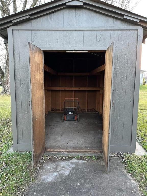 view of outbuilding