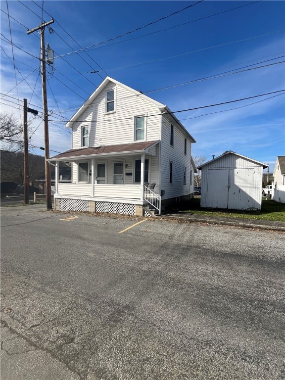 view of front of home with covered porch