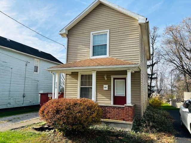 view of front of home with covered porch