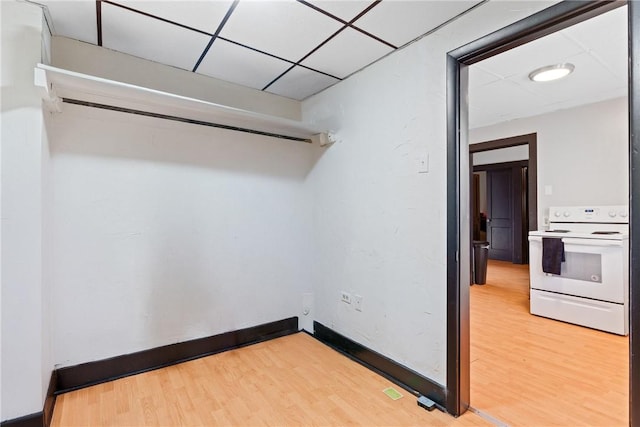 washroom featuring light wood-type flooring