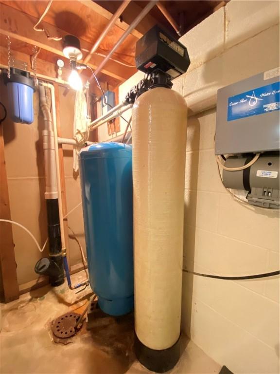 3240 E Lake Rd, Shenango, PA 16134 - view of utility room
