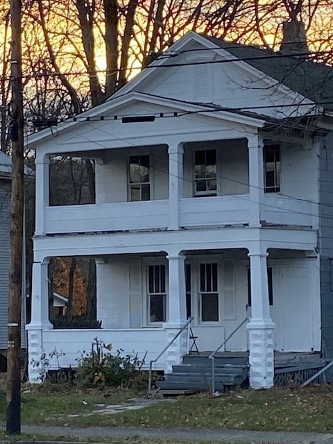 view of front of house