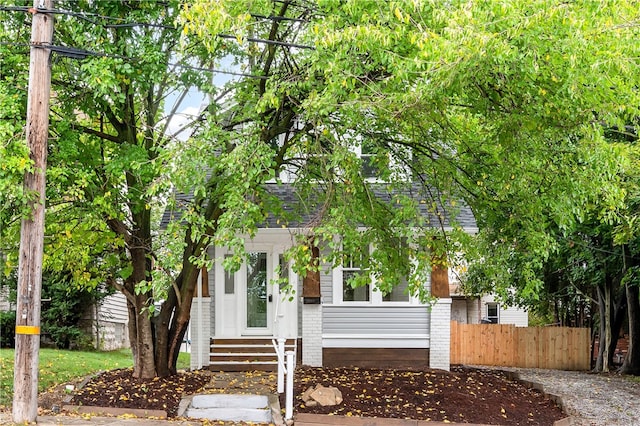 view of front of property