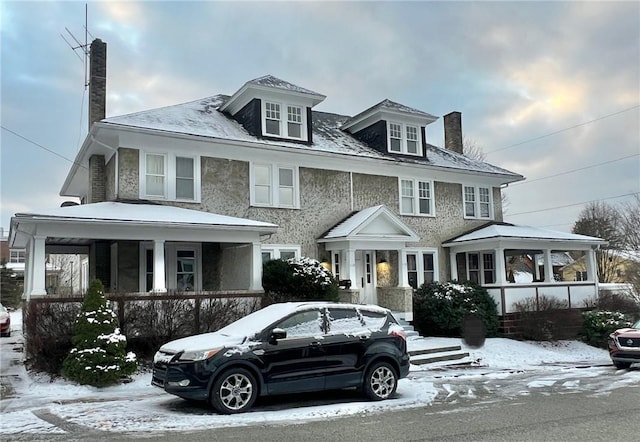 view of front of home with covered porch