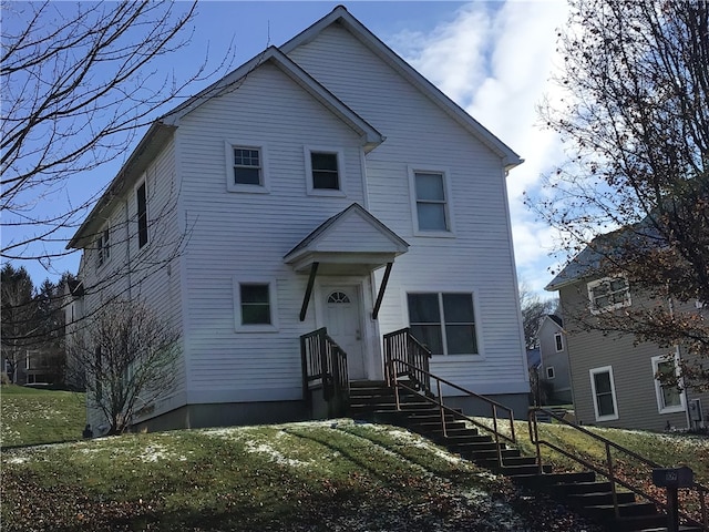 front of property with a front lawn