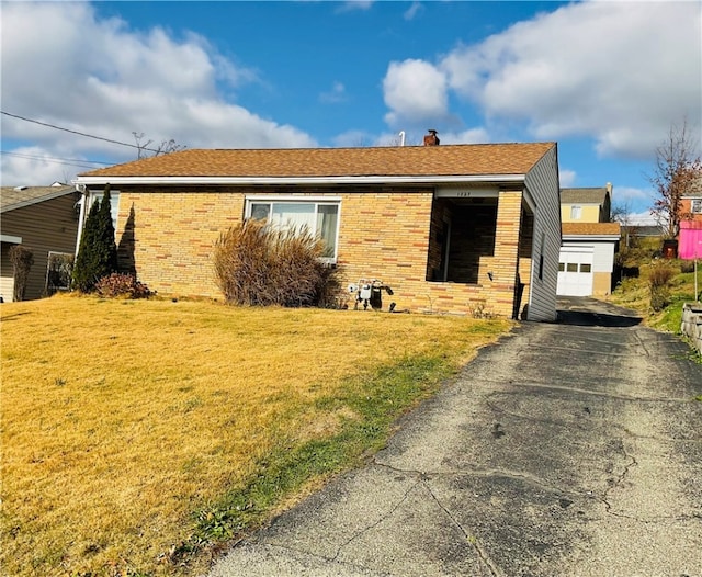 view of front of house with a front yard