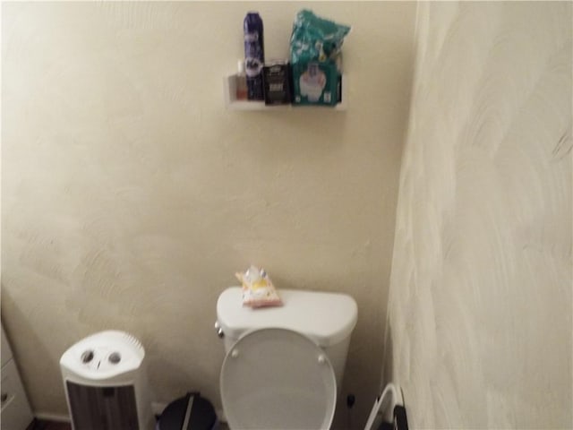 409 1st St, East Bethlehem, PA 15368 - bathroom with toilet