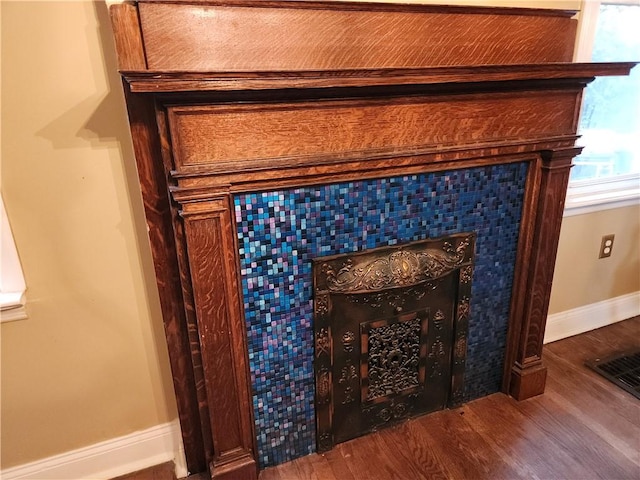 room details featuring hardwood / wood-style floors