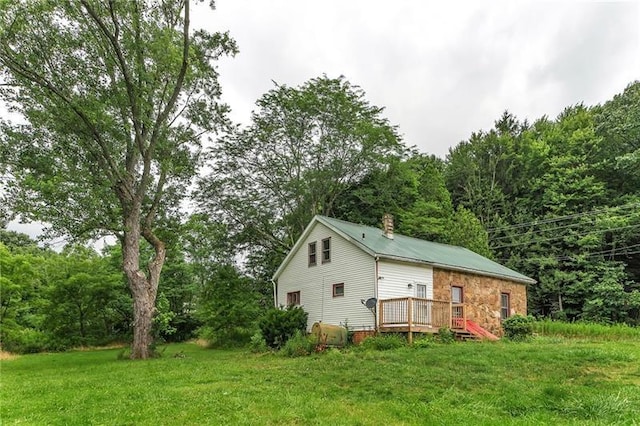 exterior space with a yard