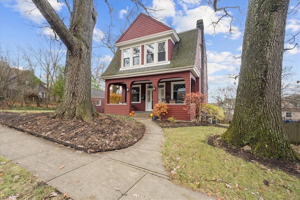 view of front of house with covered porch