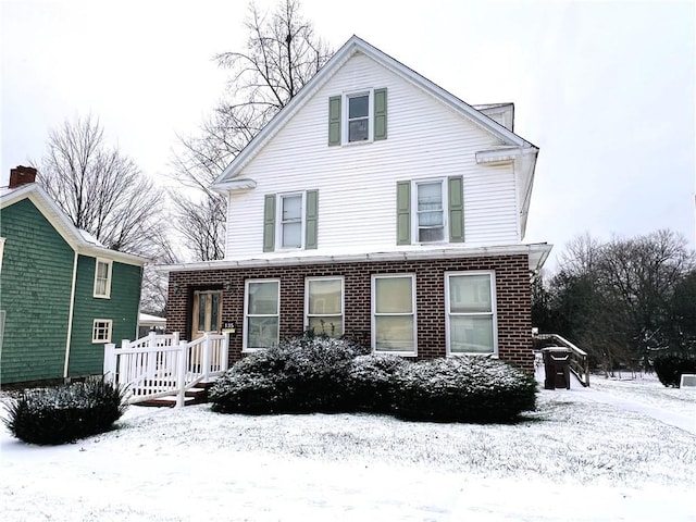 view of front facade with brick siding