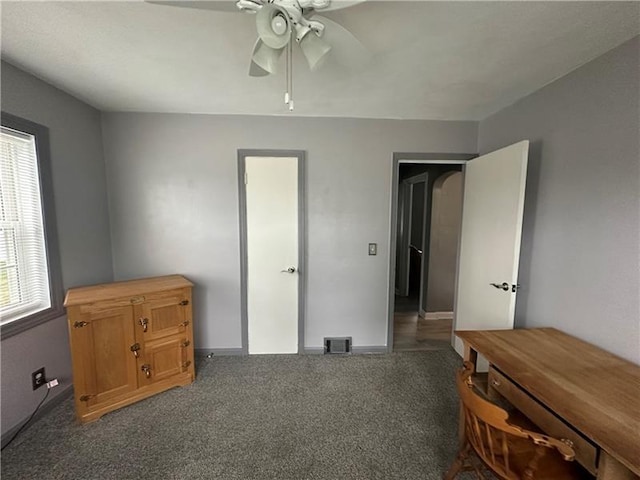 bedroom with carpet flooring and ceiling fan