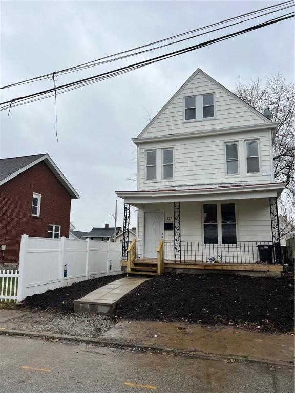 view of front of house with covered porch