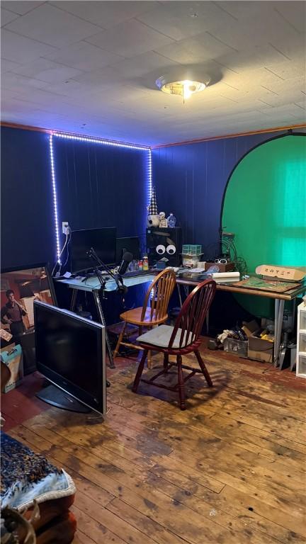 office area featuring hardwood / wood-style flooring