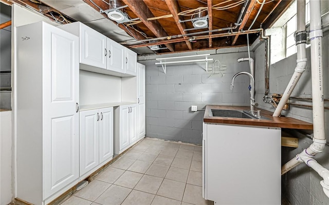 laundry area with sink