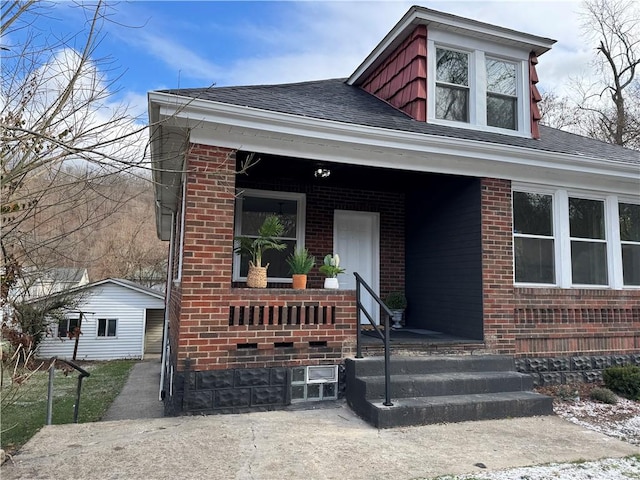 view of front facade with covered porch