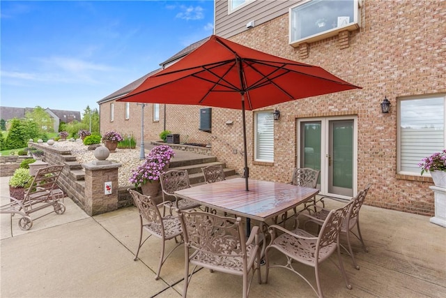 204 S Links Ave, Twp Of But Nw, PA 16001 - view of patio / terrace with outdoor dining area