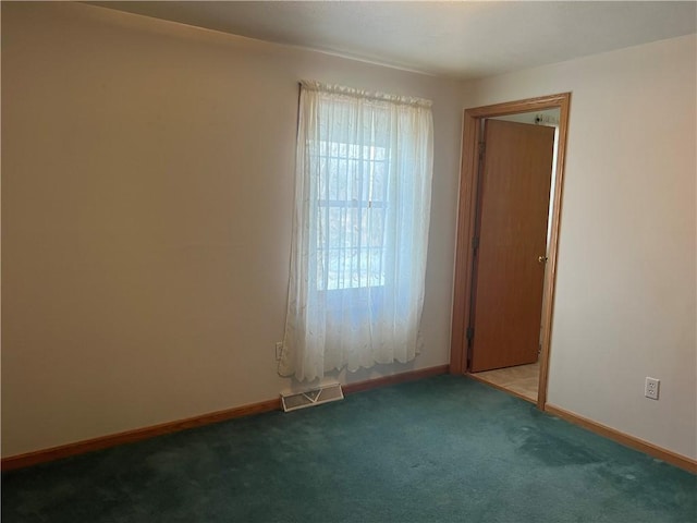 empty room with carpet