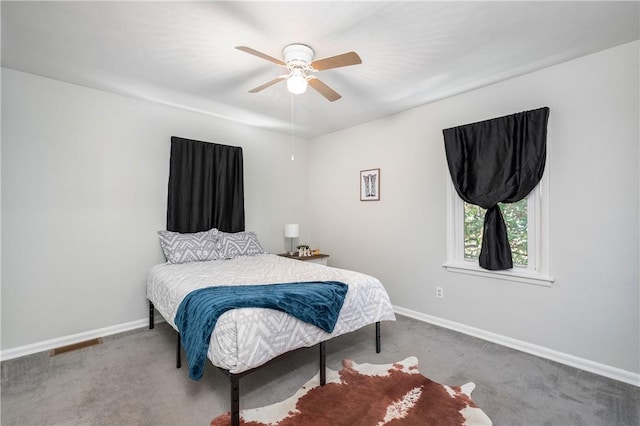 bedroom with carpet flooring and ceiling fan