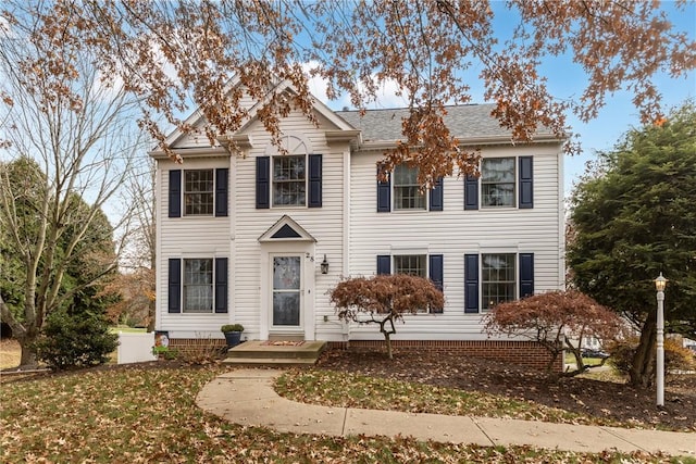 view of front of house with a front yard