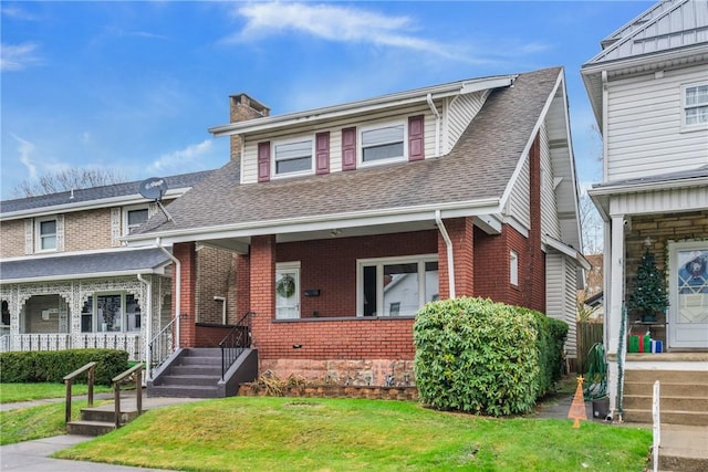 view of front of property with a front yard