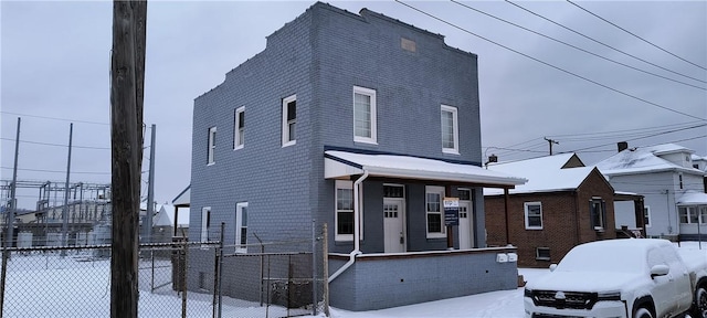 view of front facade