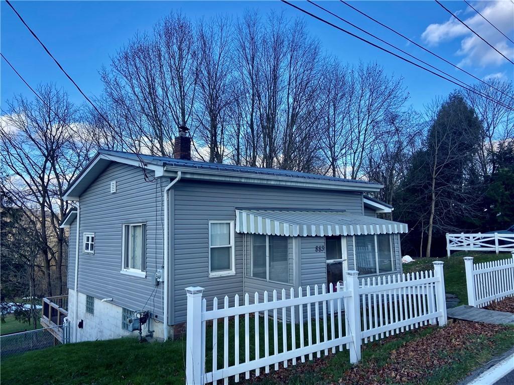 883 Main St, Saint Petersburg, PA 16054 - photo 1