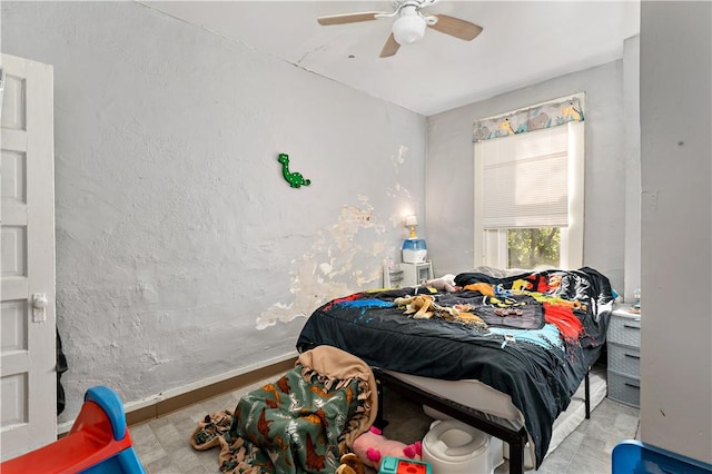 bedroom with ceiling fan