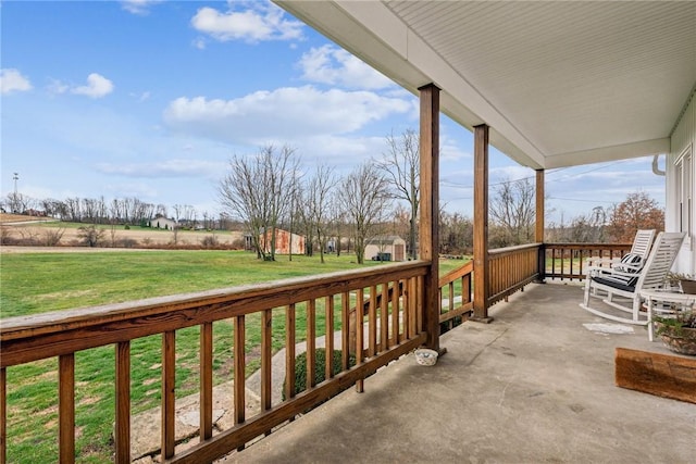 balcony featuring covered porch