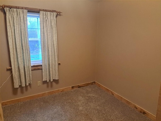 view of carpeted spare room