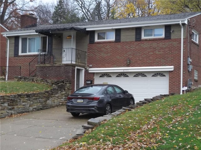 view of front of house featuring a garage