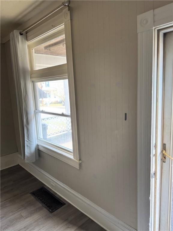 room details with hardwood / wood-style flooring