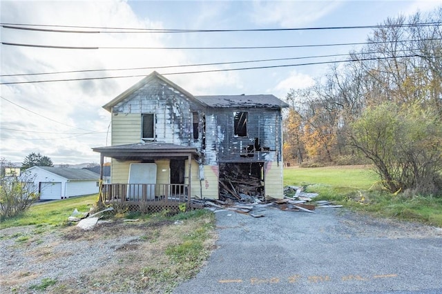 view of front of home featuring a porch