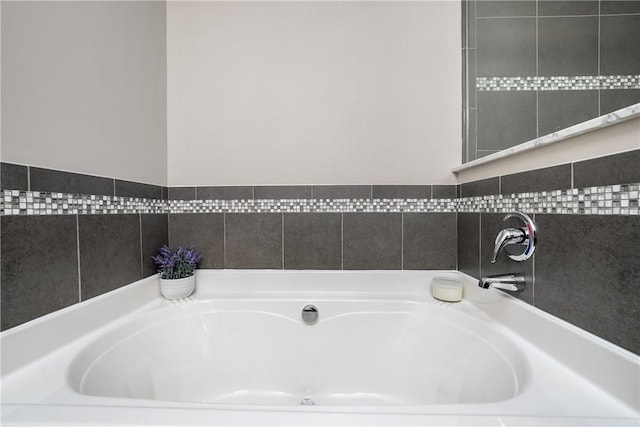 bathroom featuring a bathing tub