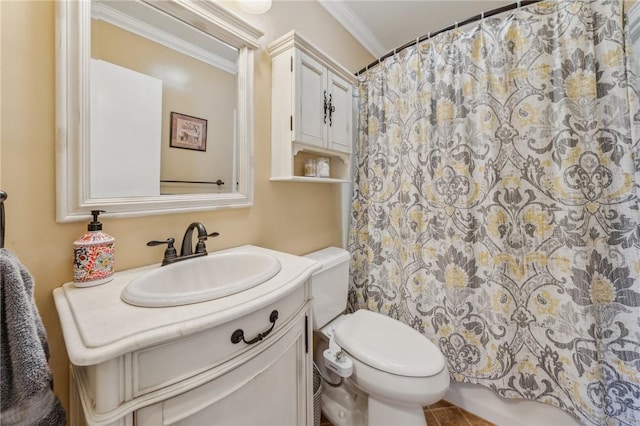 bathroom featuring toilet, crown molding, vanity, and curtained shower