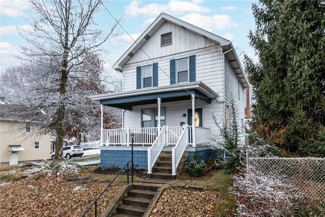 view of front of home featuring a porch