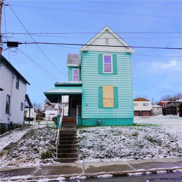 view of front of property